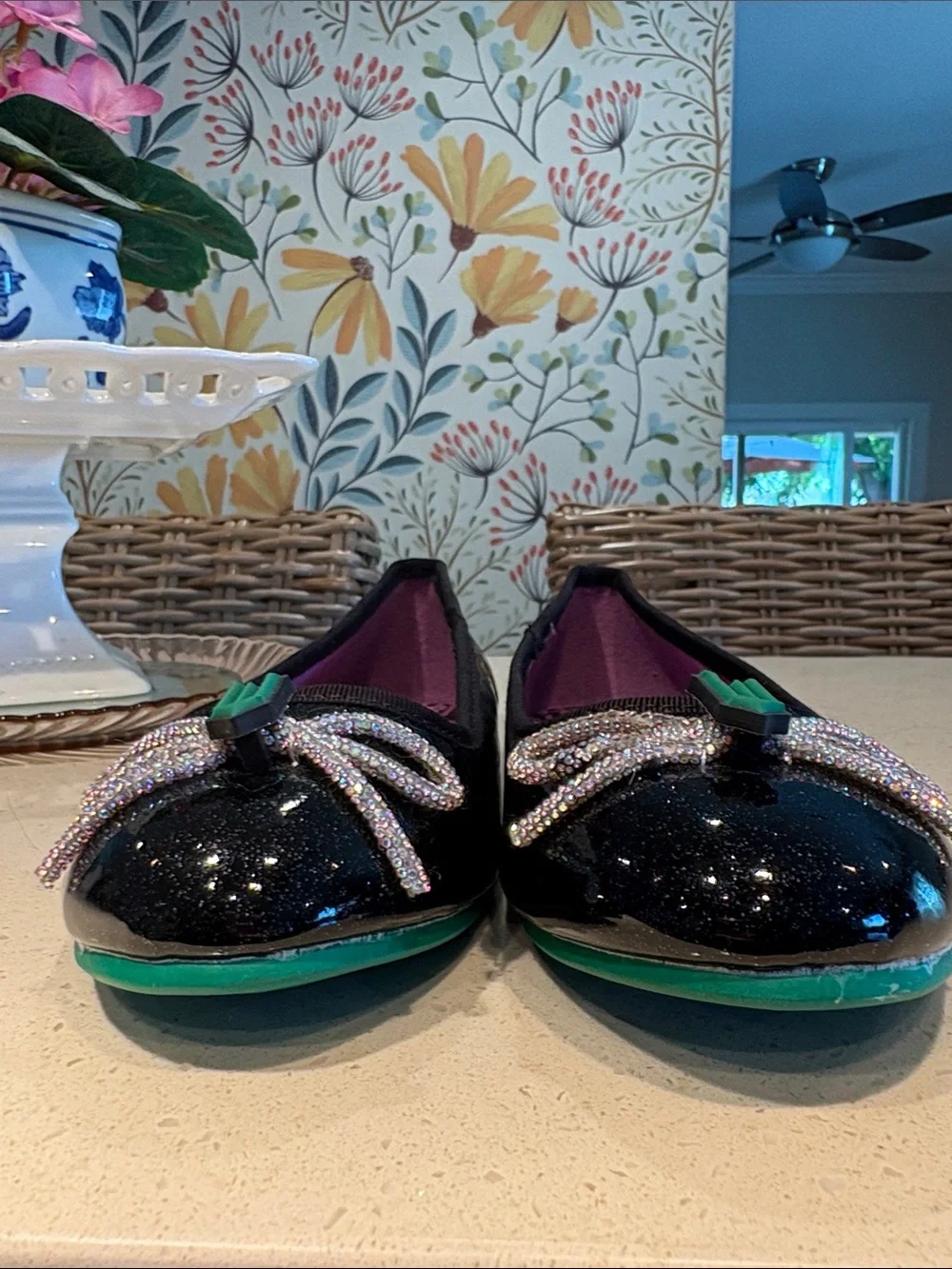 Girls’ Wicked Elphaba Black and Green Sparkly Flats - Size 1